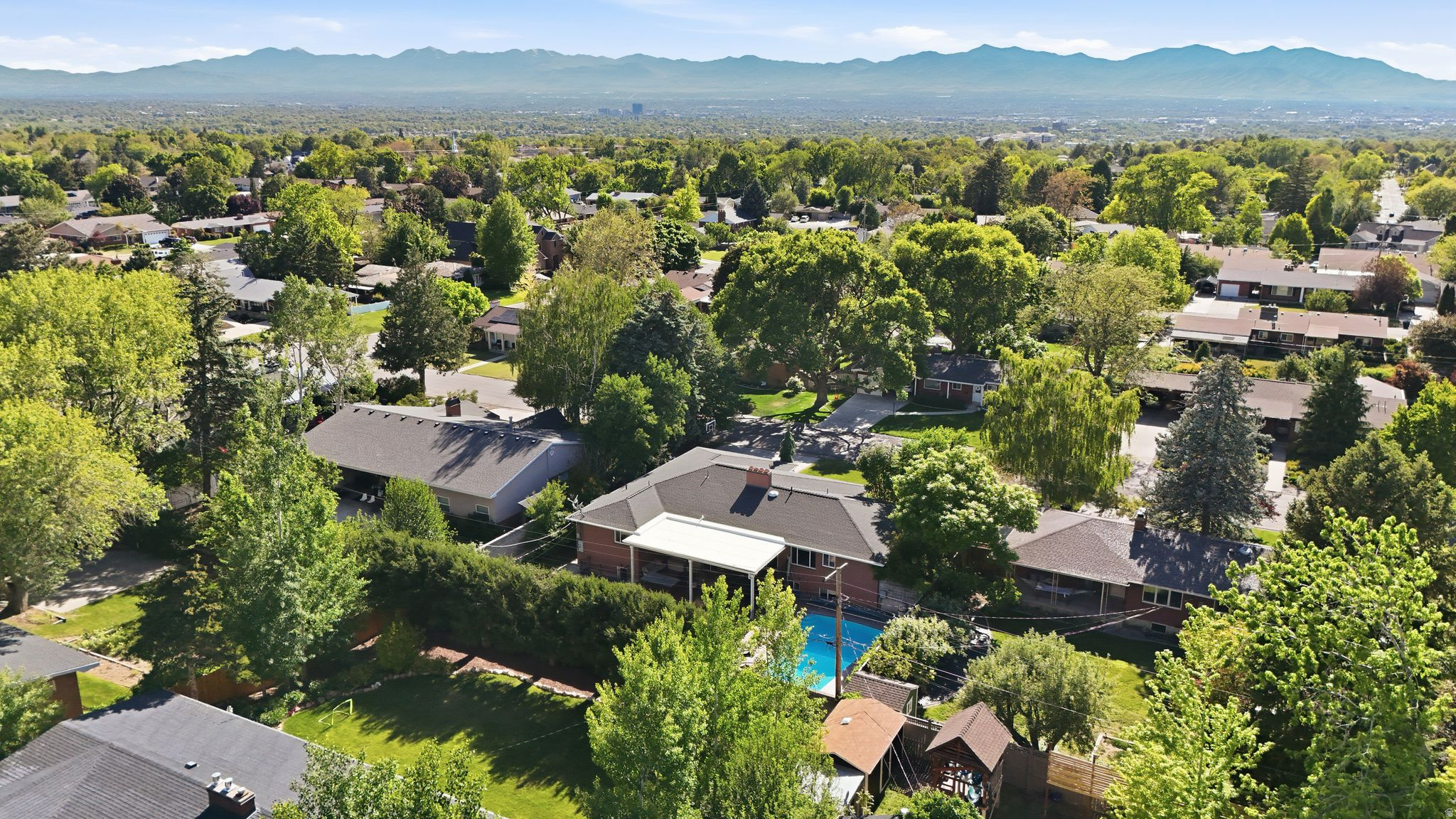 EL VERDA GARDENS - Residential