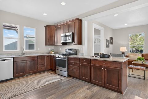 Tiny photo for 565 E 3375 N, Lehi, UT 84043 (MLS # 2149170)