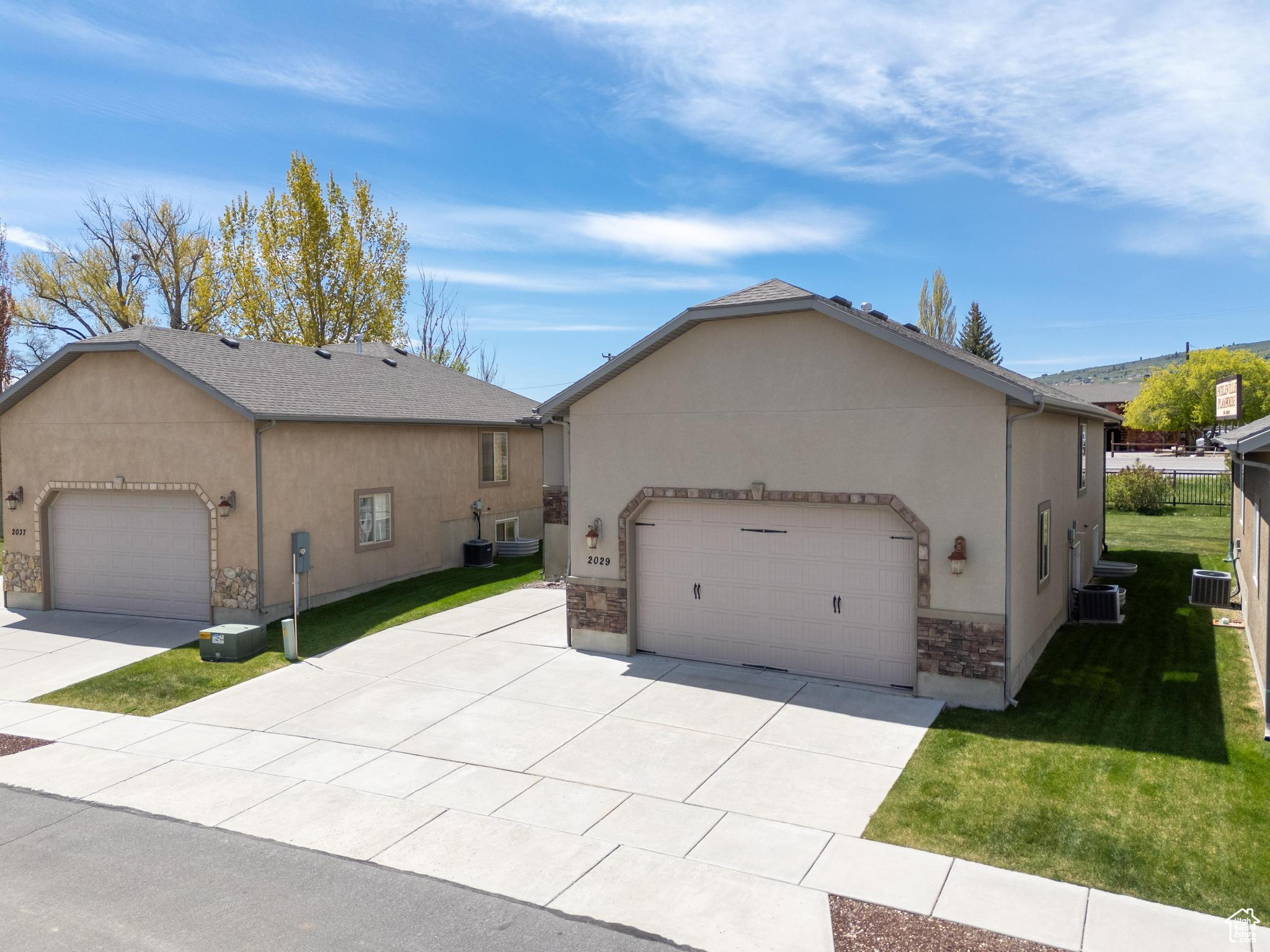 THE COTTAGES - Residential