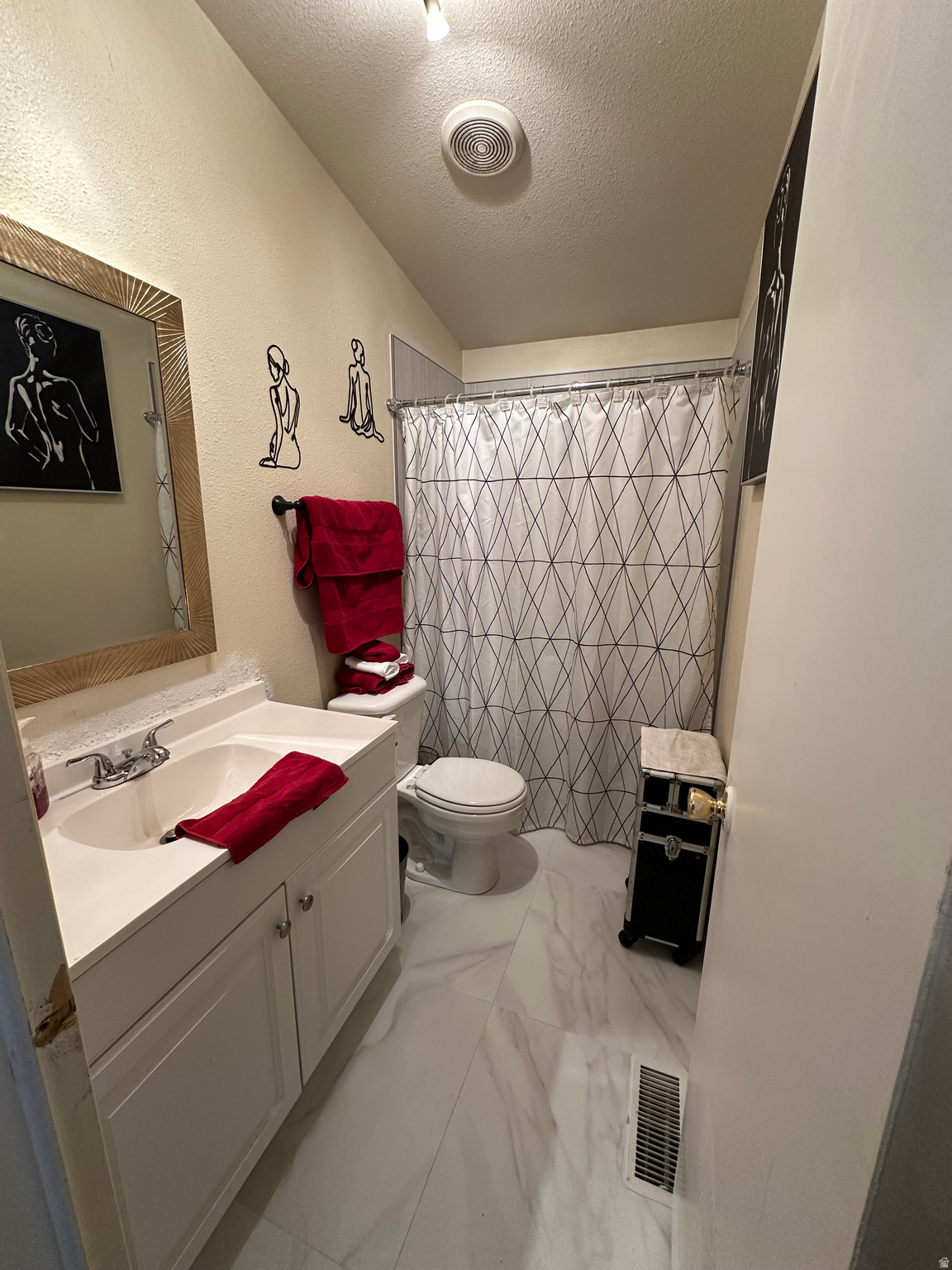 ALHAMBRA PLACE - Residential