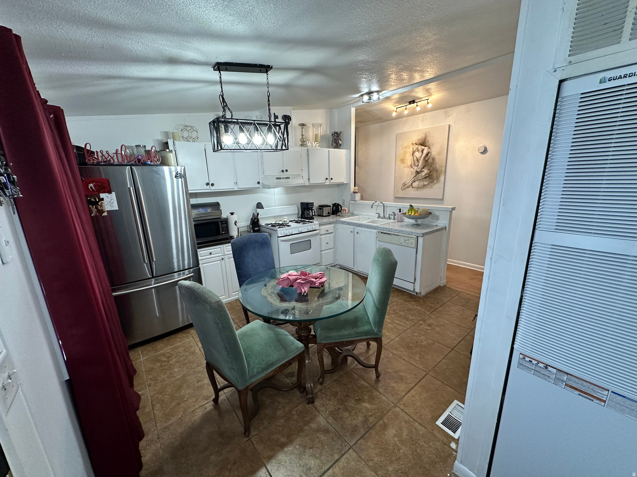 ALHAMBRA PLACE - Residential