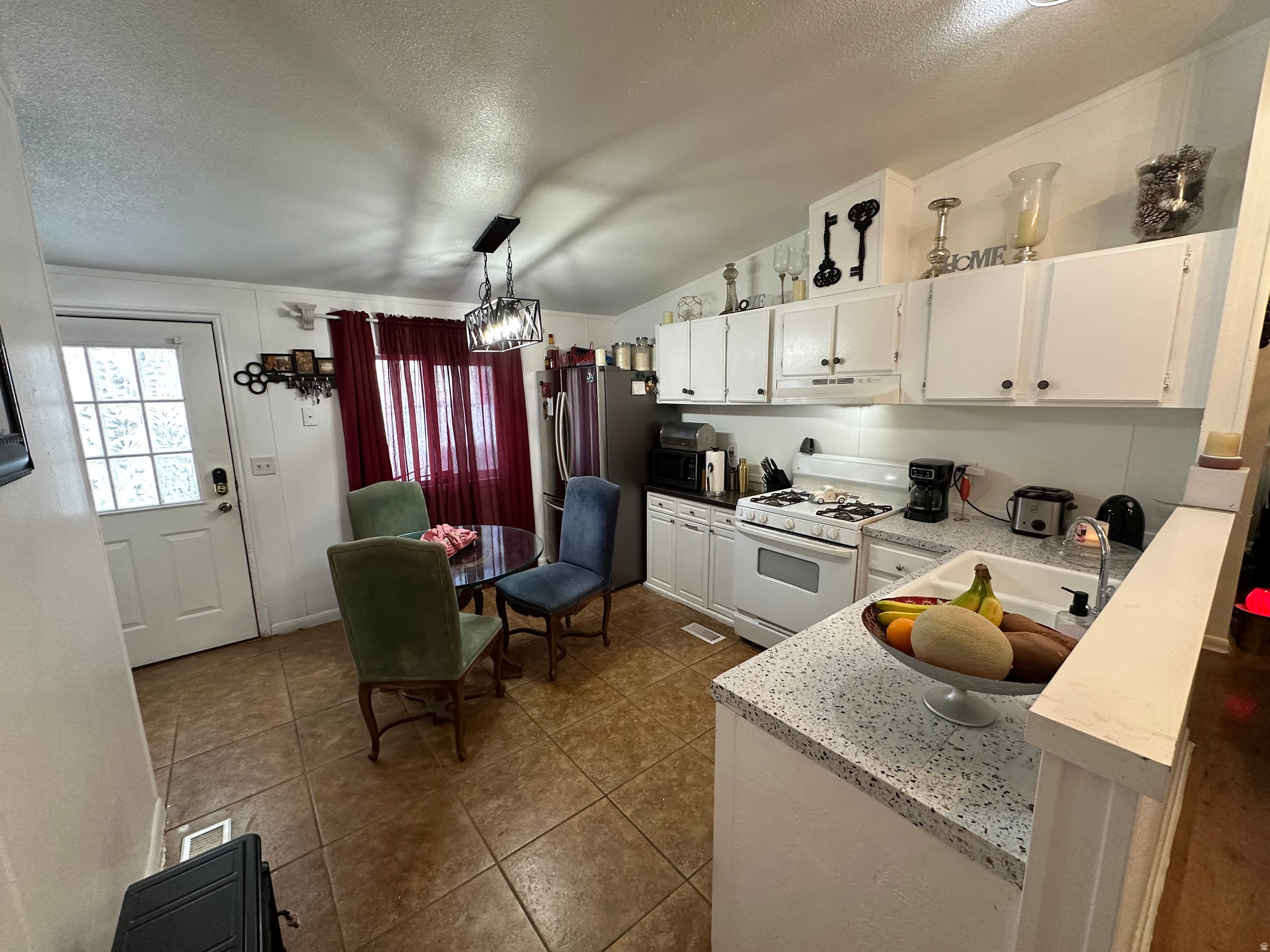 ALHAMBRA PLACE - Residential