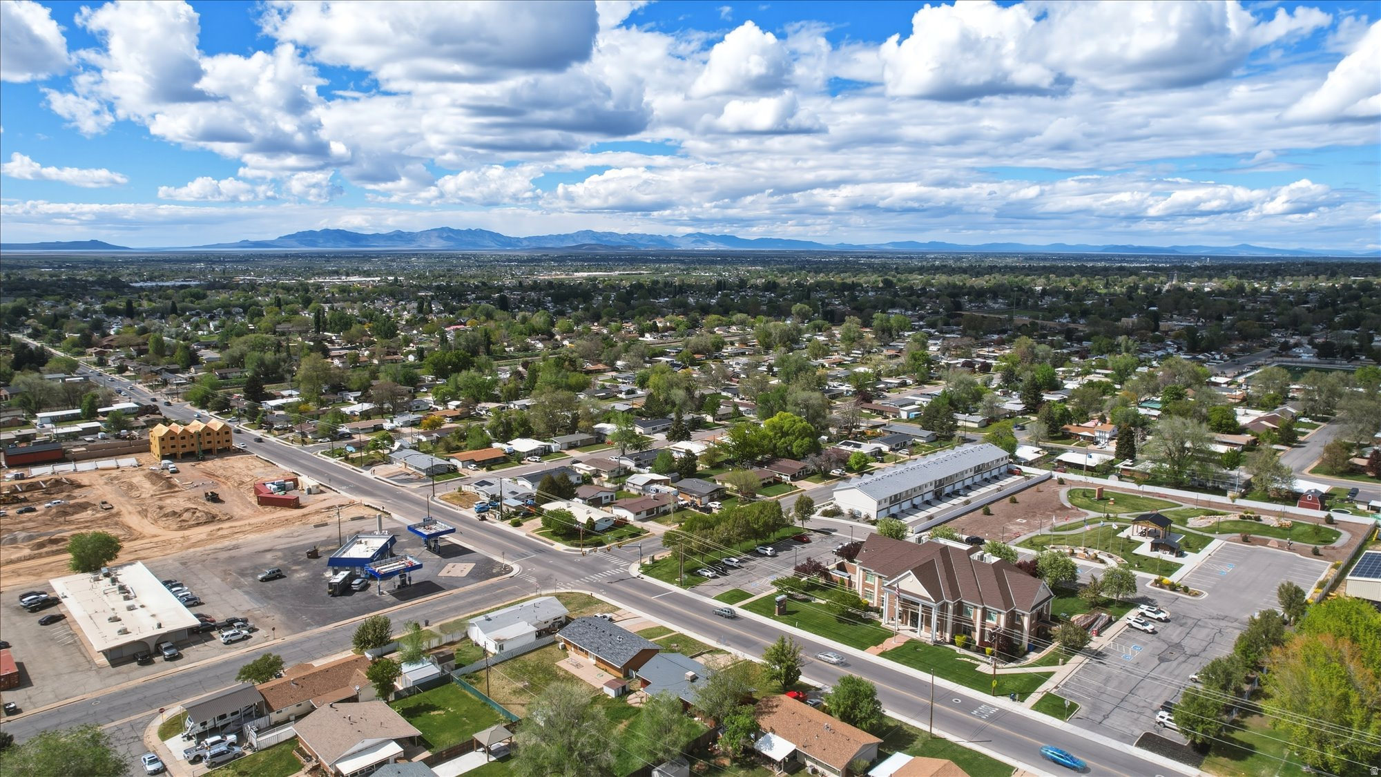 ENCHANTED HOMES - Residential