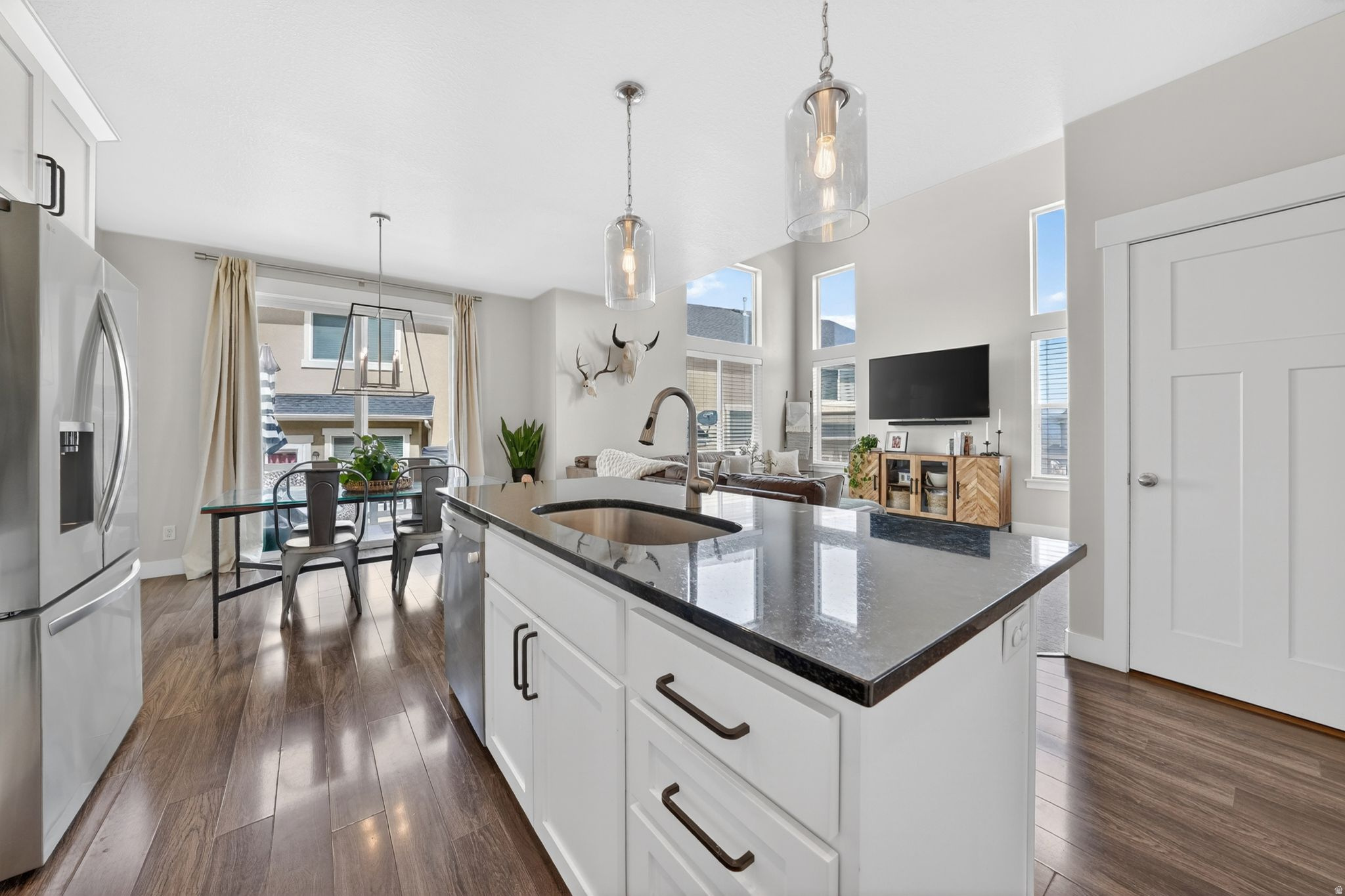 SHADOW RUN - Residential