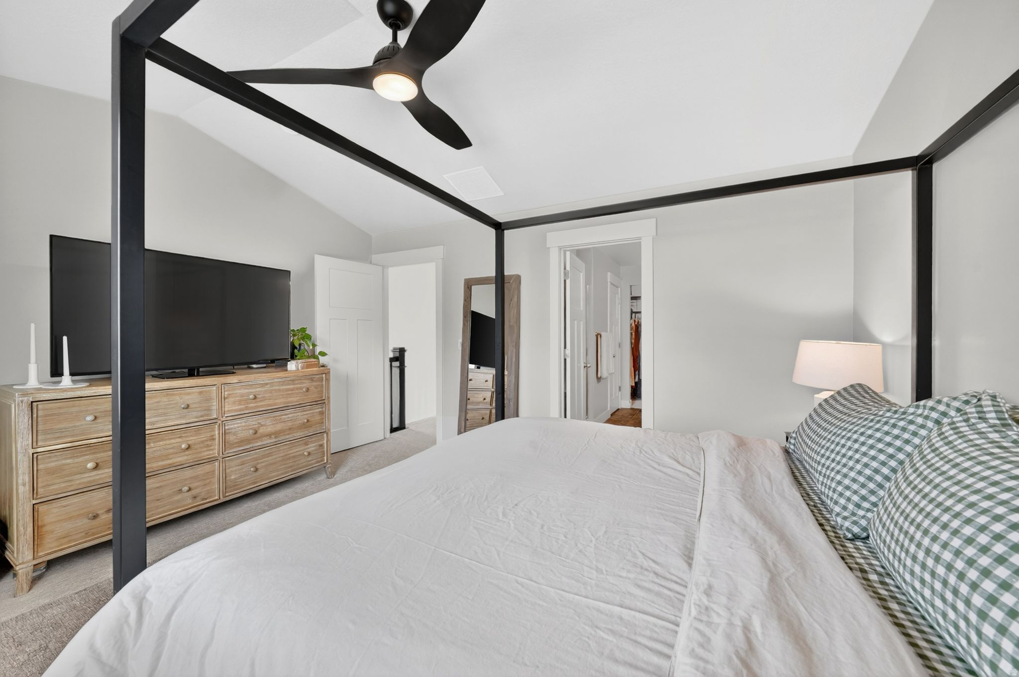 SHADOW RUN - Residential