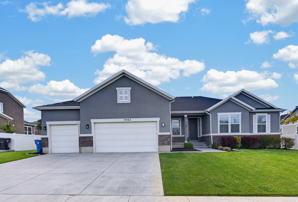 Photo of 13462 S ELIOT DR, Herriman, UT 84096 (MLS # 2180713)
