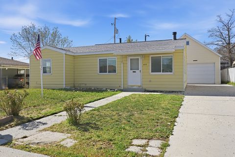 Photo of 4515 W 5335 S, Kearns, UT 84118 (MLS # 2154843)