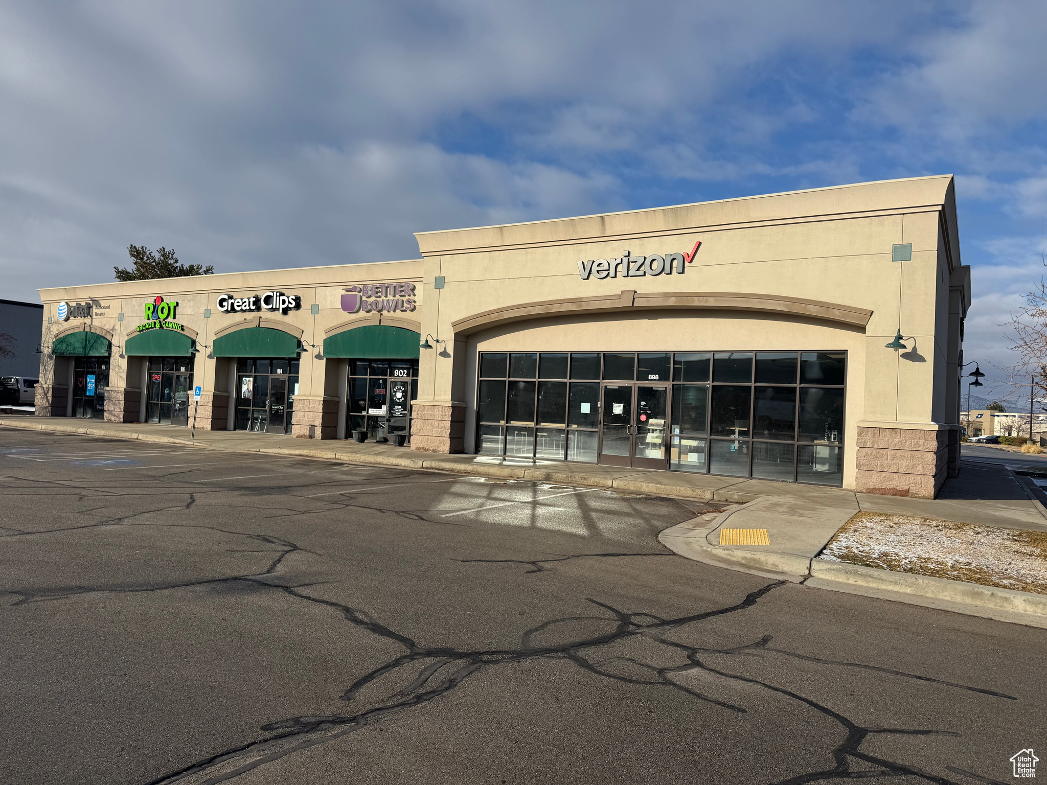 GROWERS GROVE - Commercial Lease