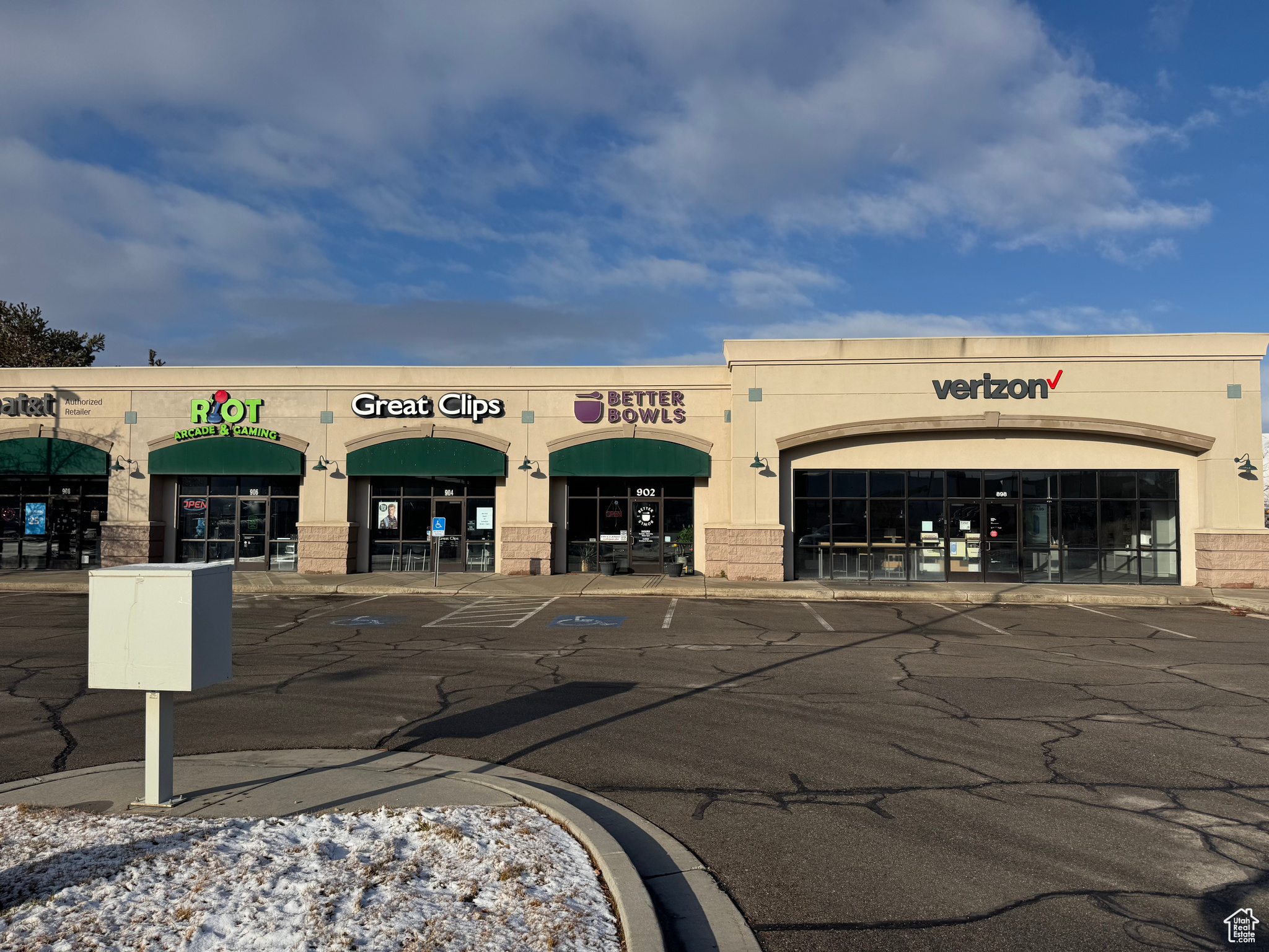 GROWERS GROVE - Commercial Lease