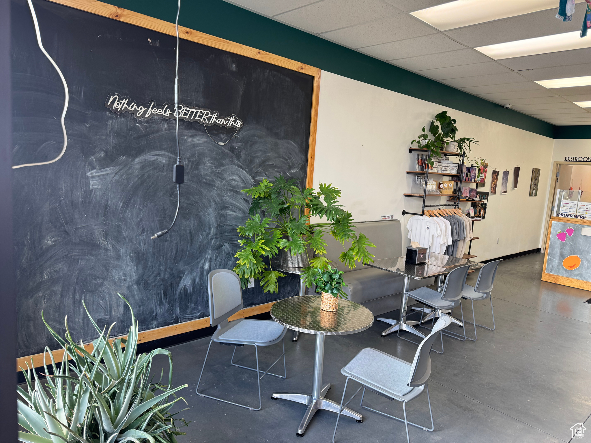 GROWERS GROVE - Commercial Lease