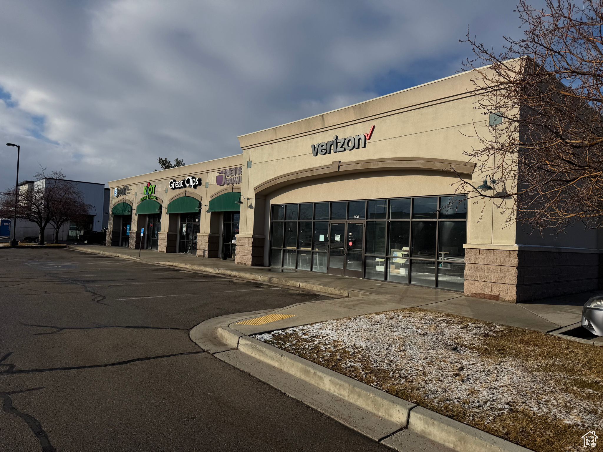 GROWERS GROVE - Commercial Lease