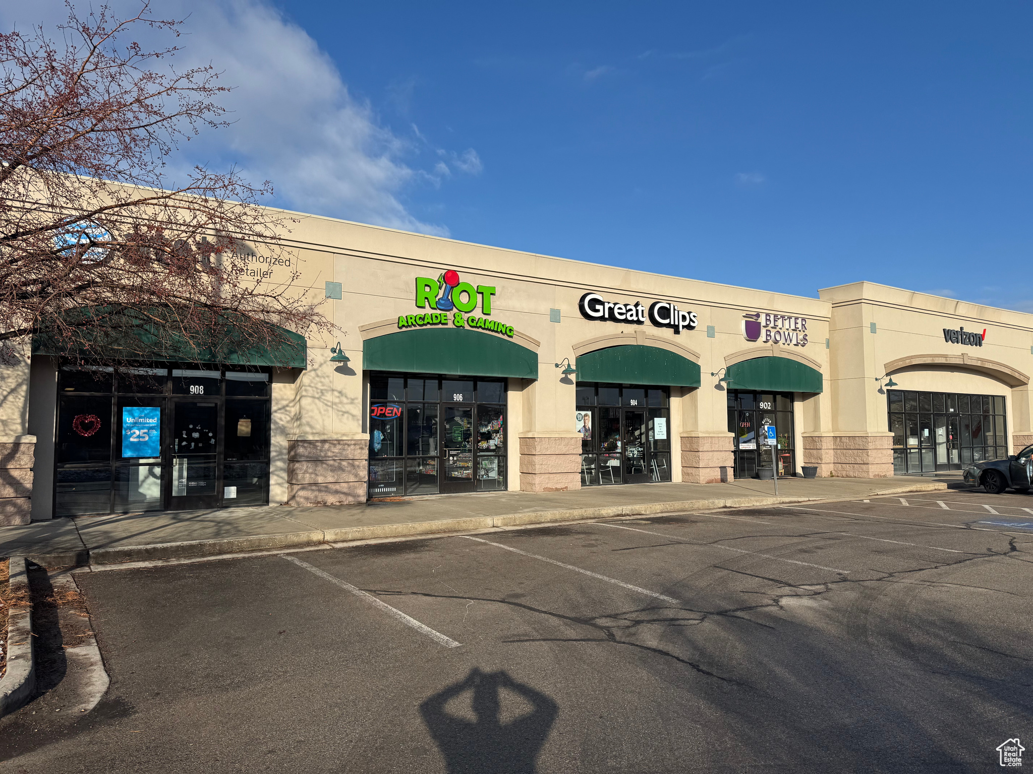 GROWERS GROVE - Commercial Lease