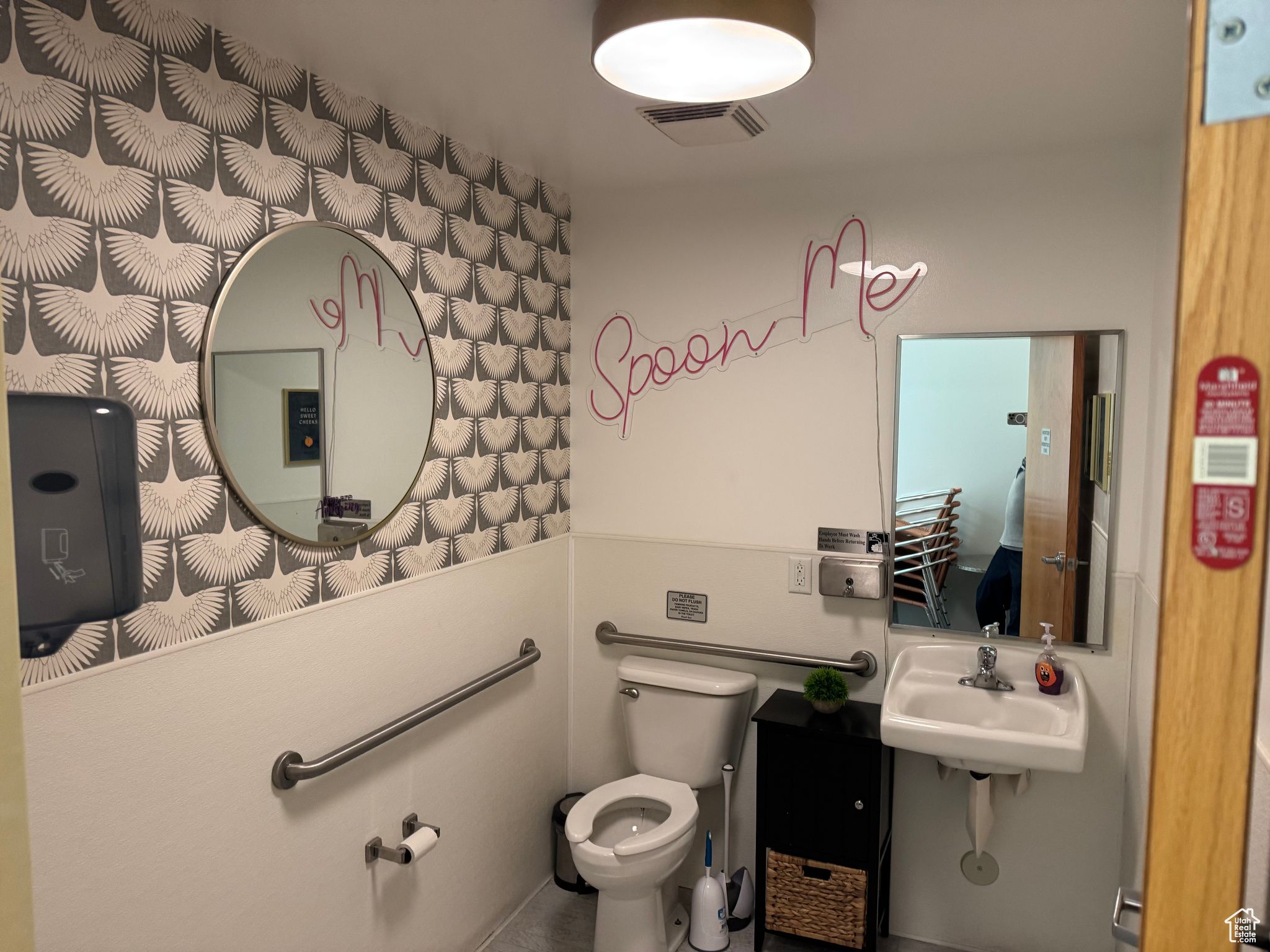 GROWERS GROVE - Commercial Lease