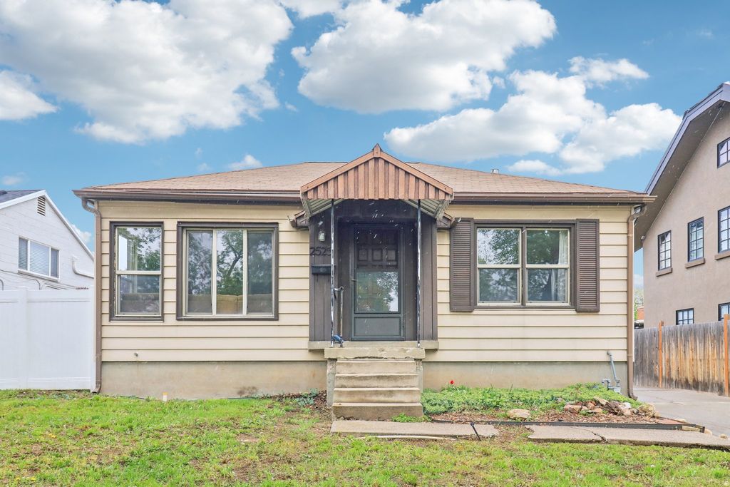 Photo of 2525 S 1800 E, Salt Lake City, UT 84106 (MLS # 2151527)