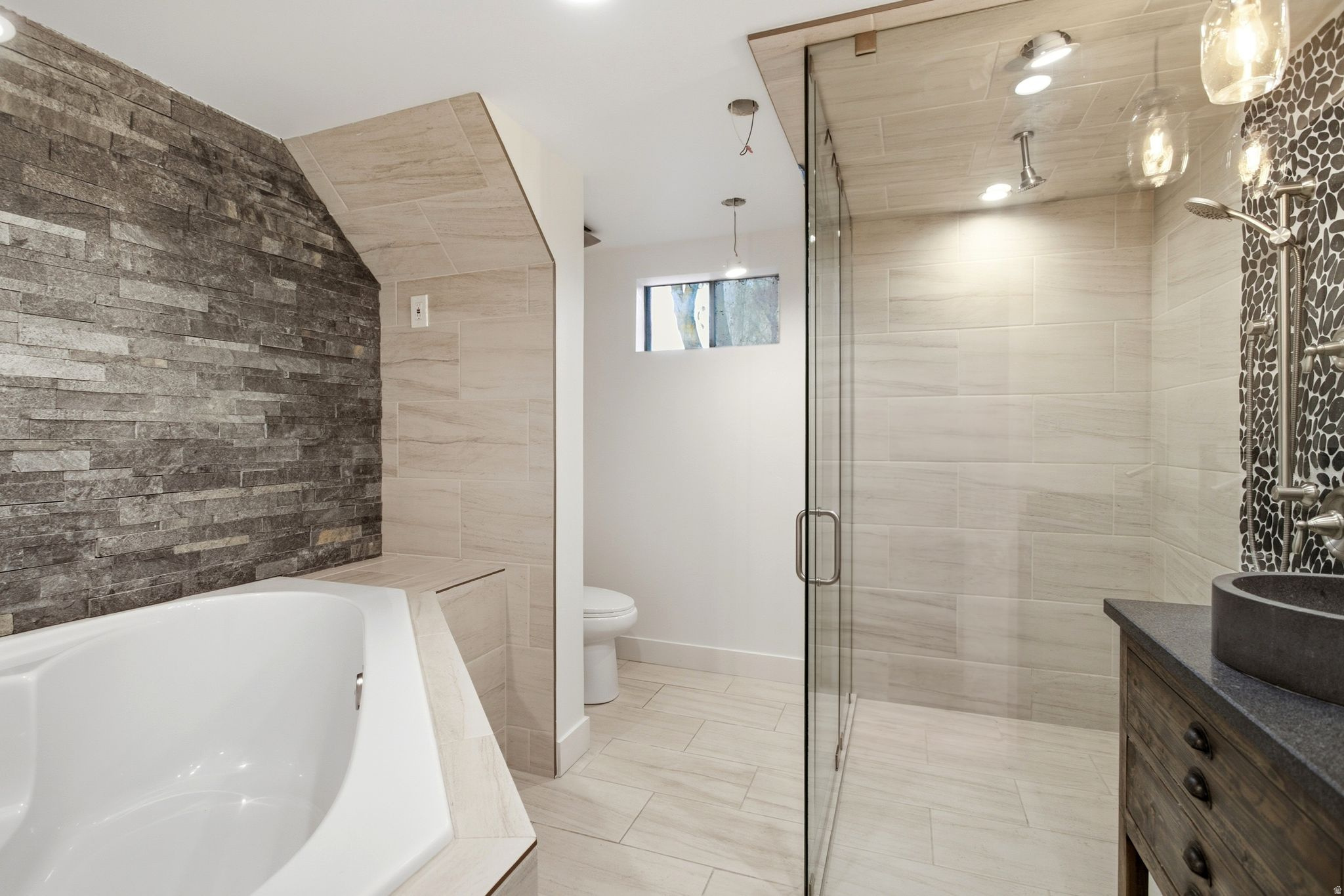 DRIFTWOOD EST - Residential