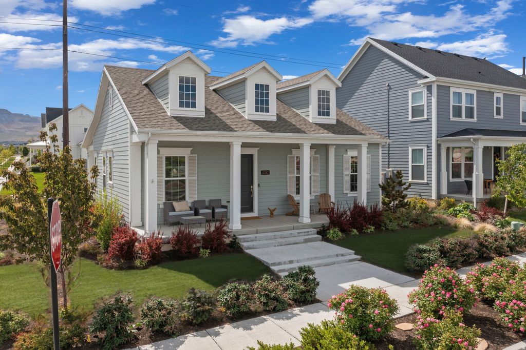 Photo of 11242 S WILLOW DR, South Jordan, UT 84009 (MLS # 2125994)