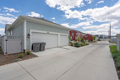 Tiny photo for 11242 S WILLOW WALK DR, South Jordan, UT 84009 (MLS # 2125994)