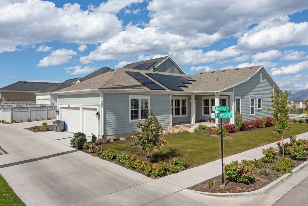 Photo of 11242 S WILLOW DR, South Jordan, UT 84009 (MLS # 2125994)