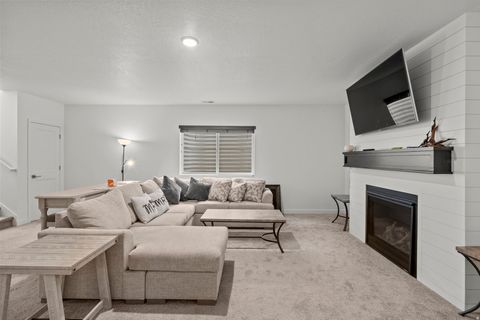 Tiny photo for 11242 S WILLOW WALK DR, South Jordan, UT 84009 (MLS # 2125994)
