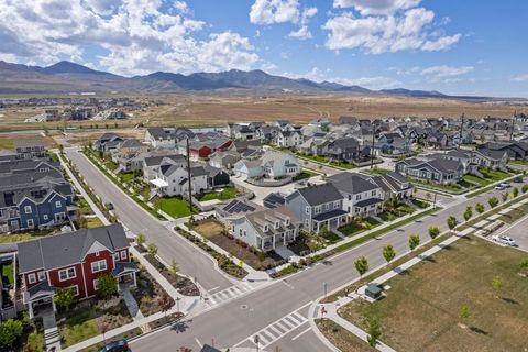 Tiny photo for 11242 S WILLOW WALK DR, South Jordan, UT 84009 (MLS # 2125994)