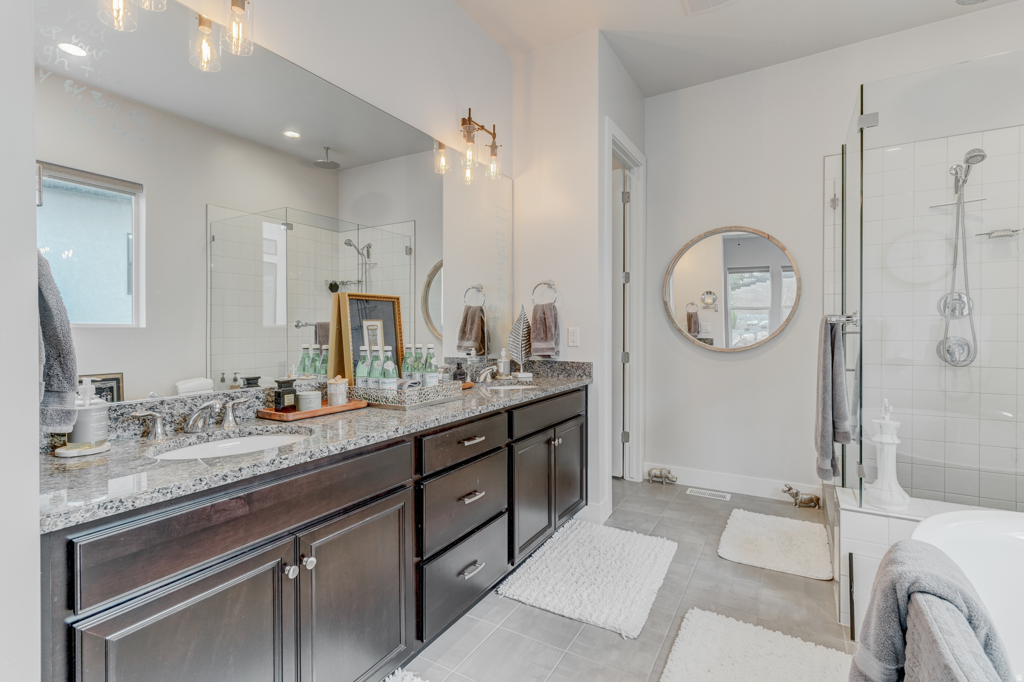 CANYON POINT - Residential