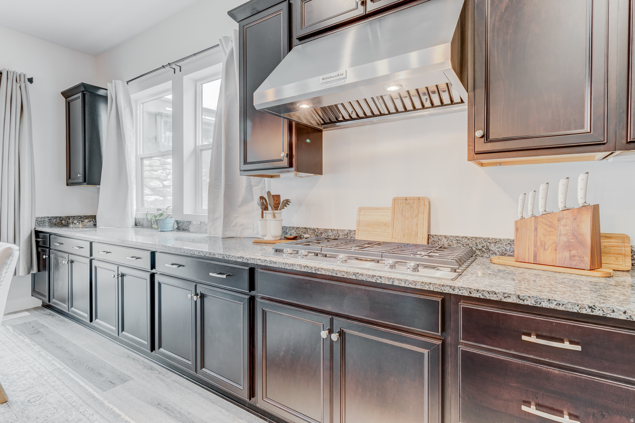 CANYON POINT - Residential