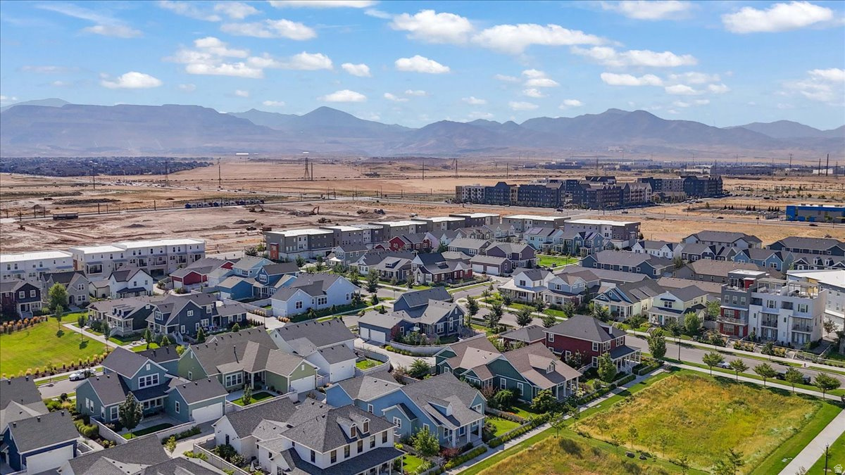 DAYBREAK - Residential