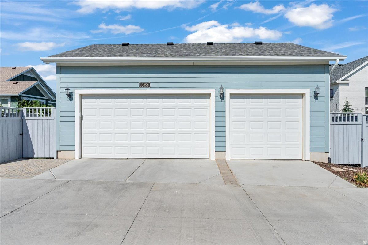 DAYBREAK - Residential