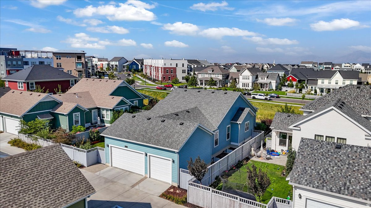 DAYBREAK - Residential