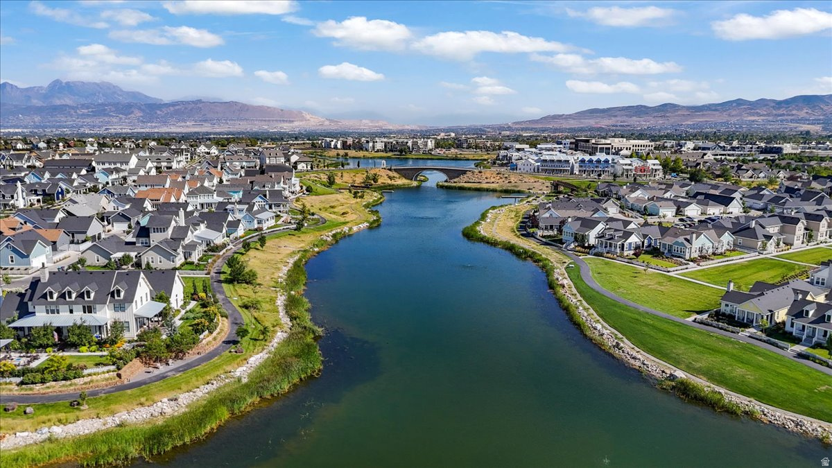 DAYBREAK - Residential