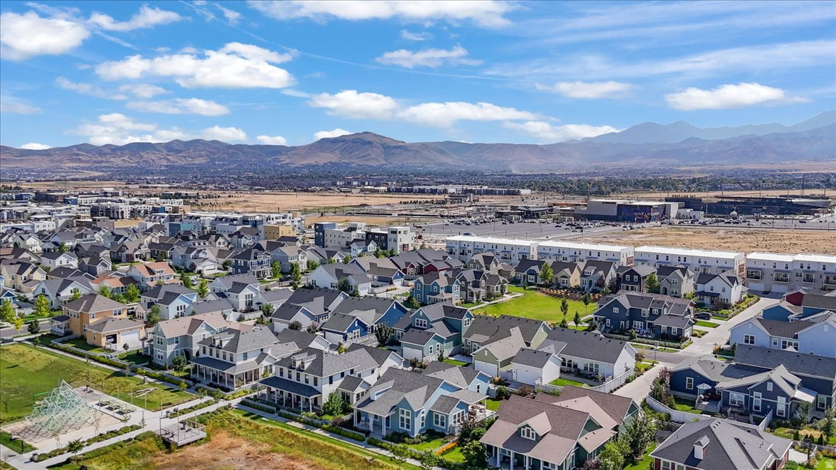 DAYBREAK - Residential