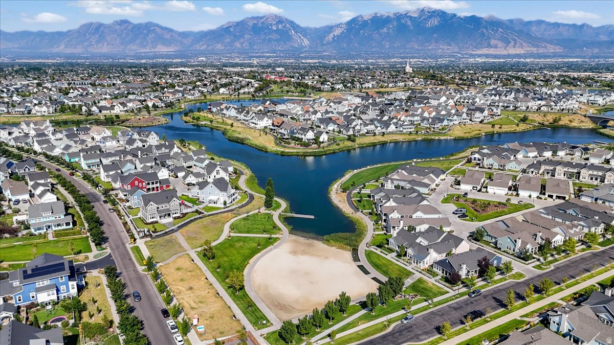 DAYBREAK - Residential