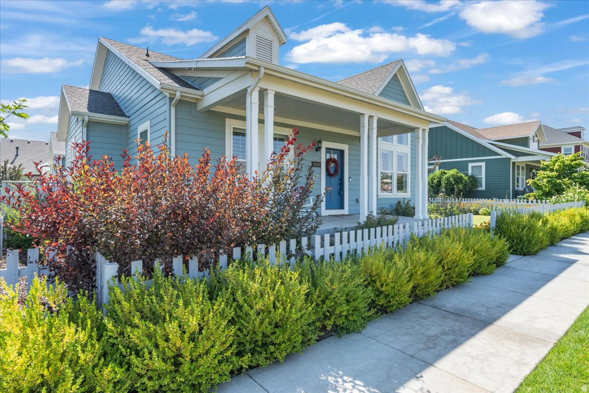 DAYBREAK - Residential