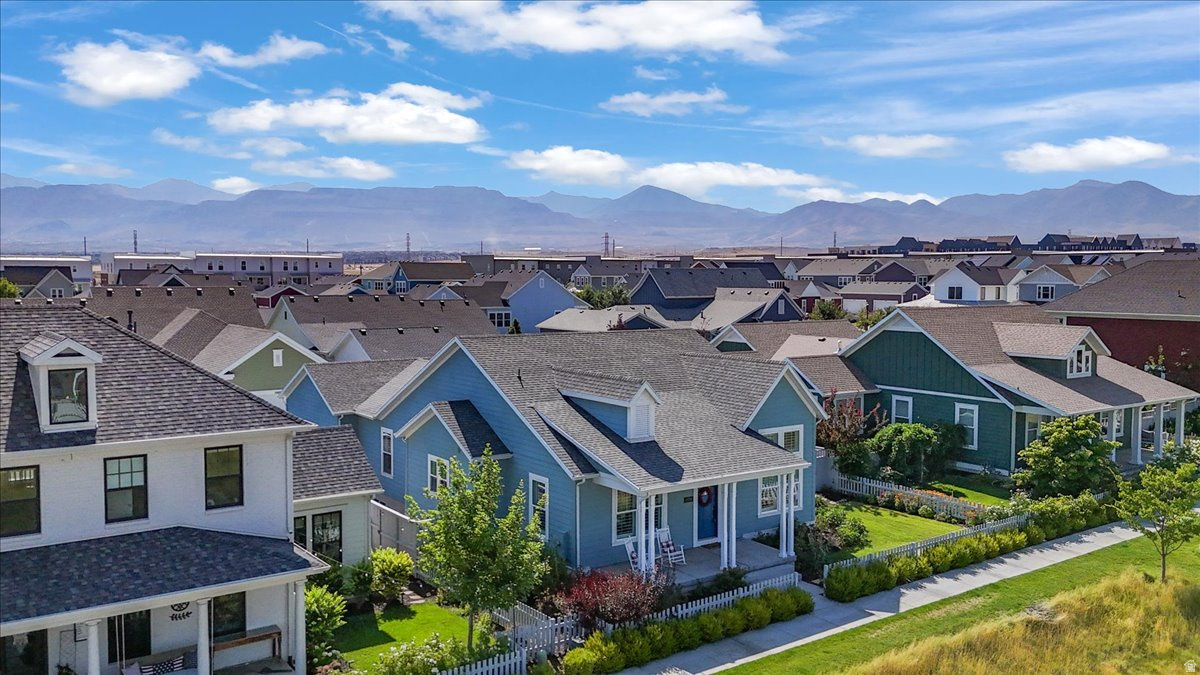 DAYBREAK - Residential