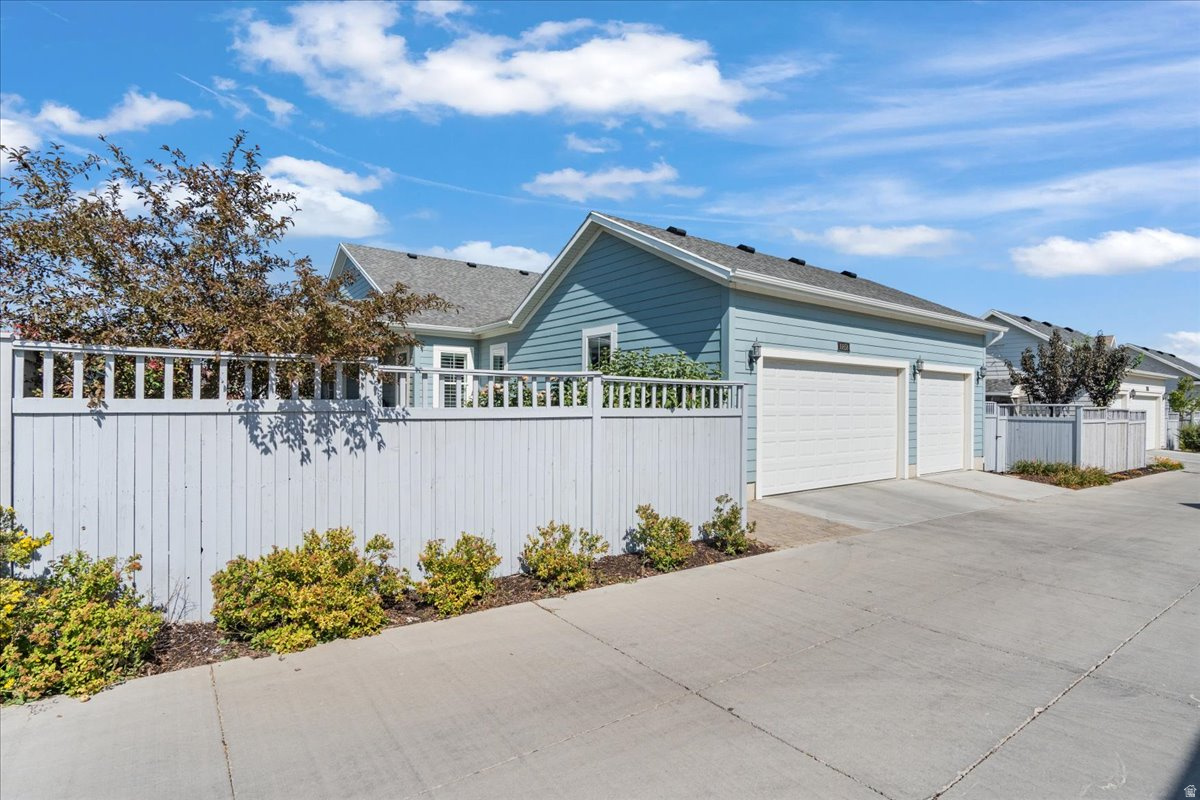 DAYBREAK - Residential