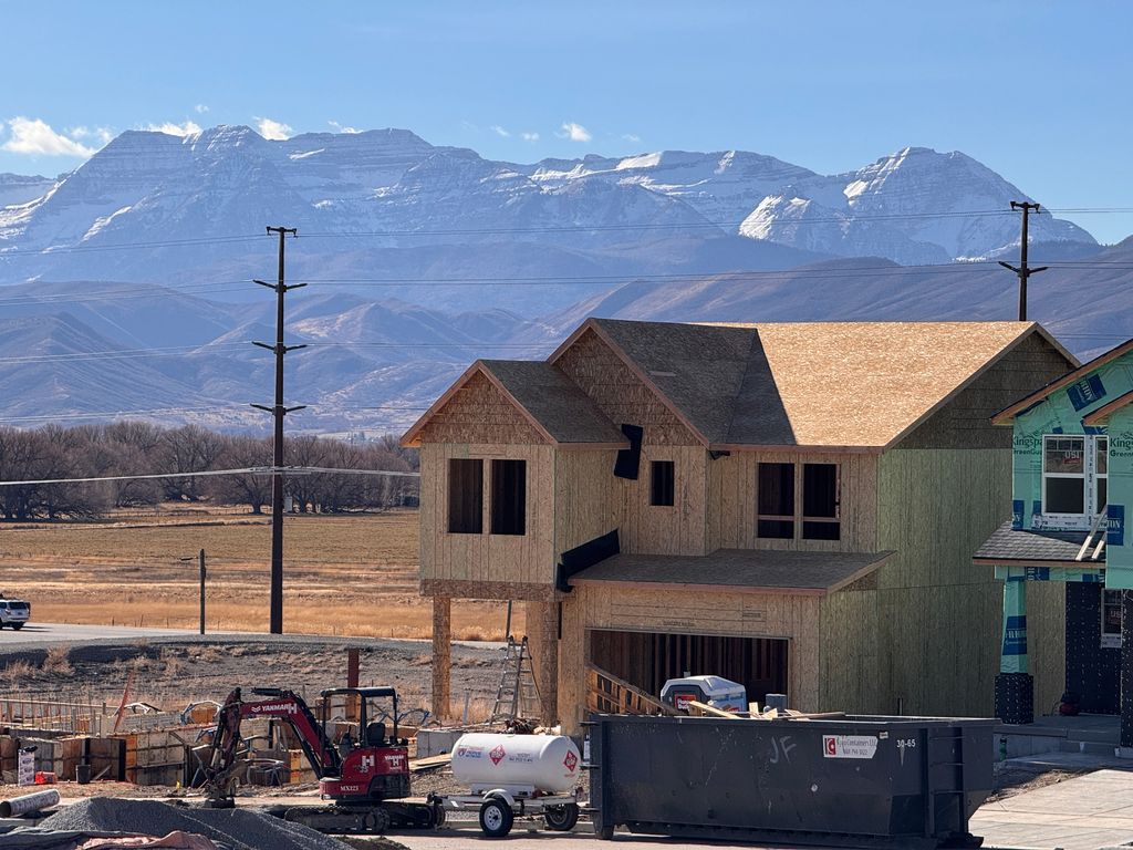 Photo of 2051 N HIGH UINTAS LN E #102, Heber City, UT 84032 (MLS # 2124956)