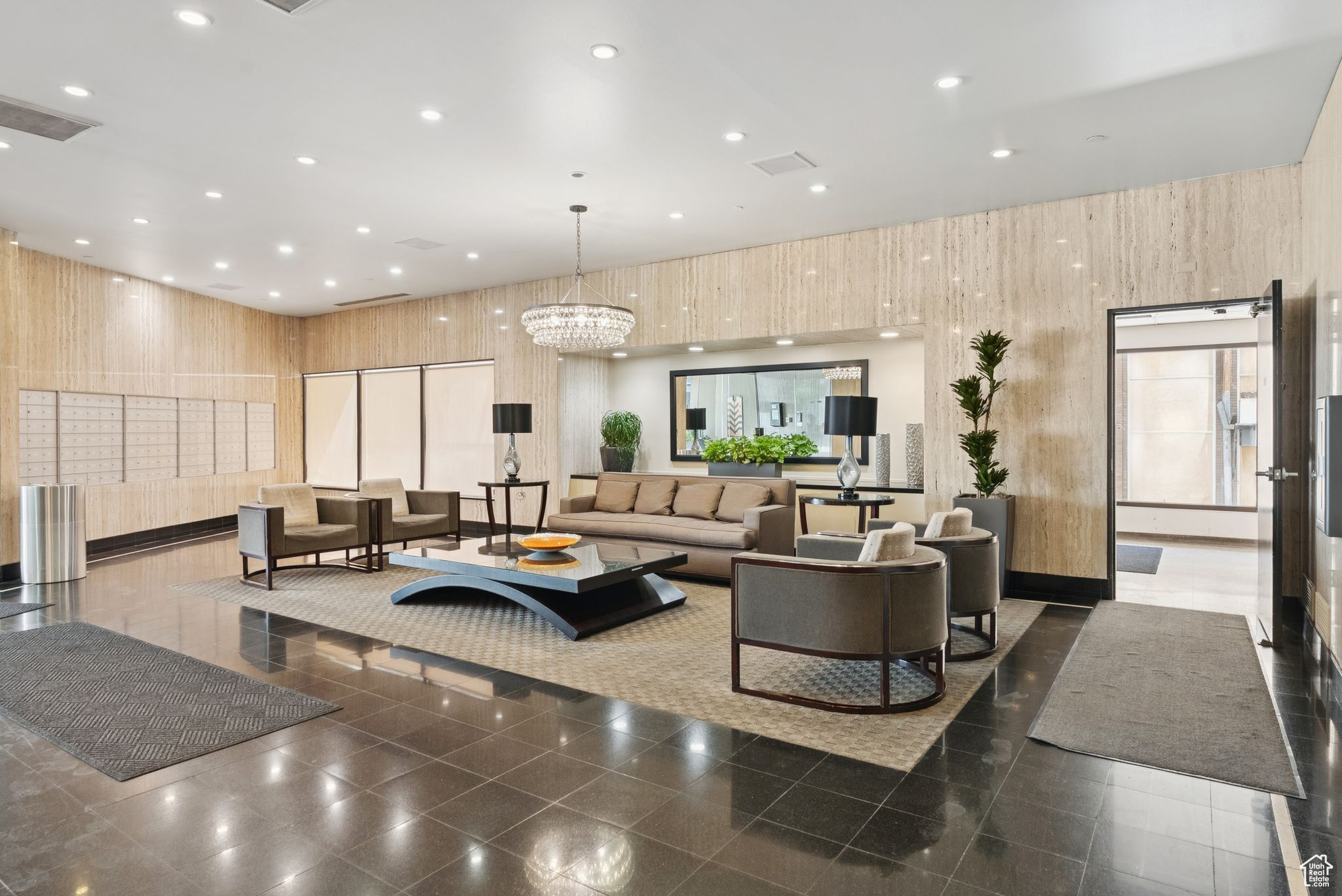 AMERICAN TOWERS - Residential