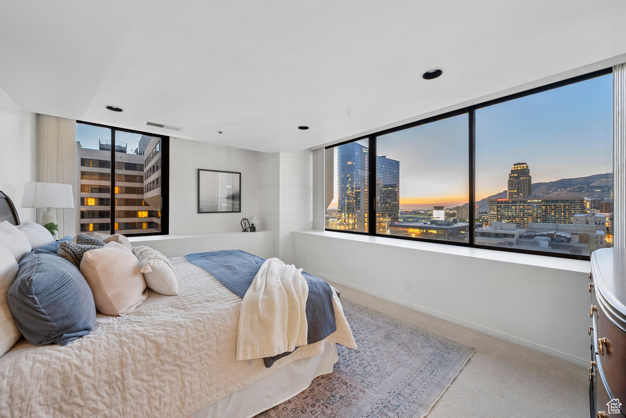 AMERICAN TOWERS - Residential