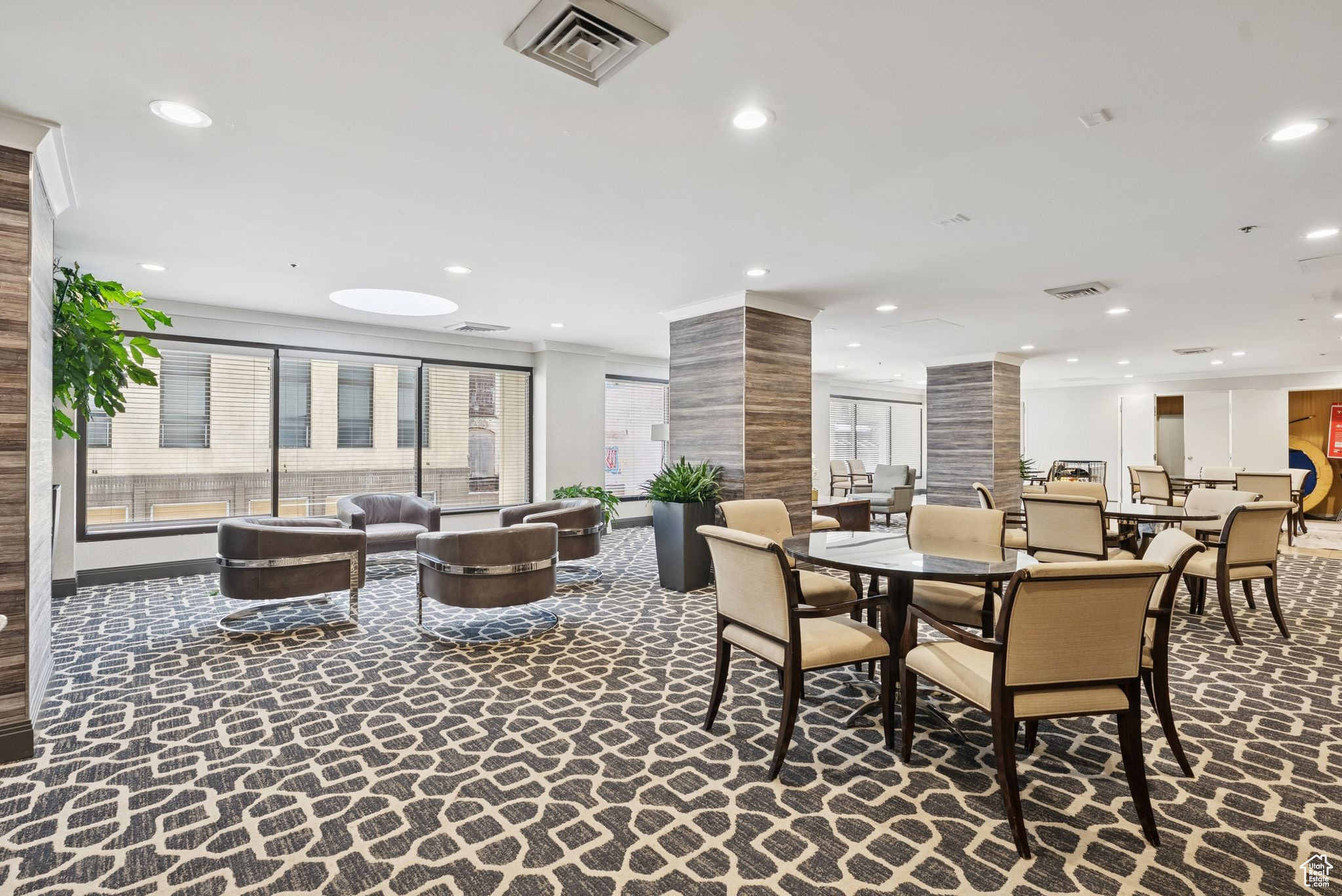 AMERICAN TOWERS - Residential