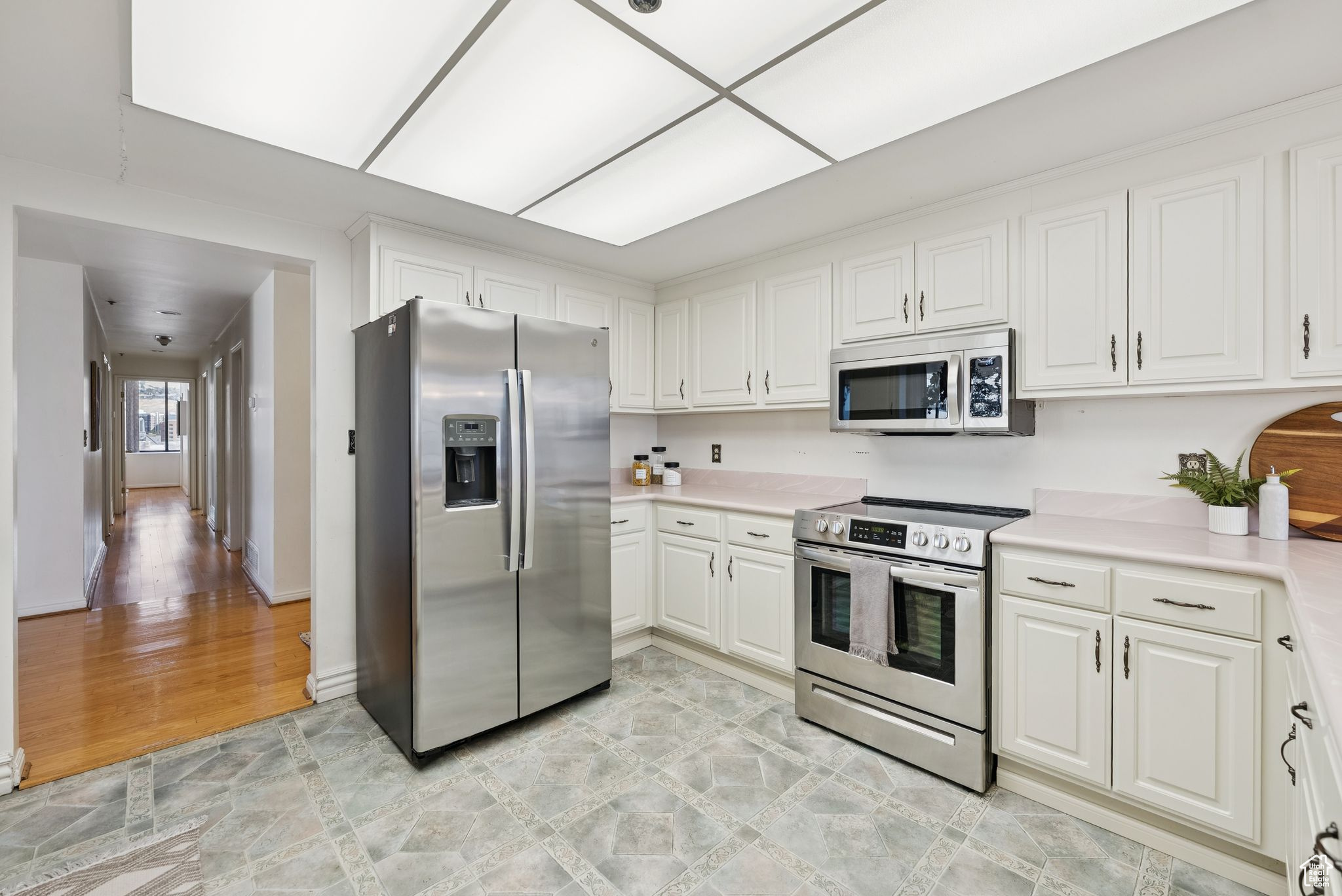 AMERICAN TOWERS - Residential