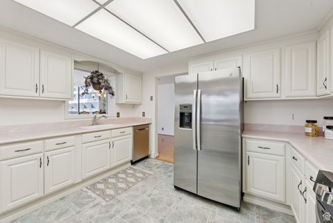 Tiny photo for 48 W 300 S #1405N, Salt Lake City, UT 84101 (MLS # 2097969)