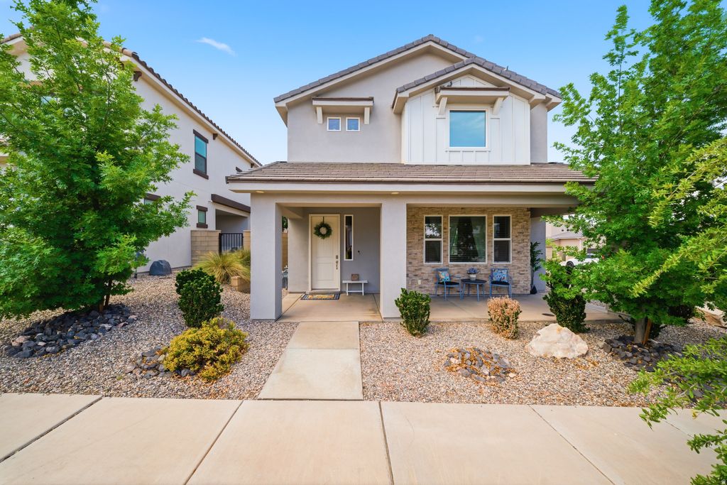 Photo of 5676 S ADOBE SUN DR, Saint George, UT 84790 (MLS # 2156461)
