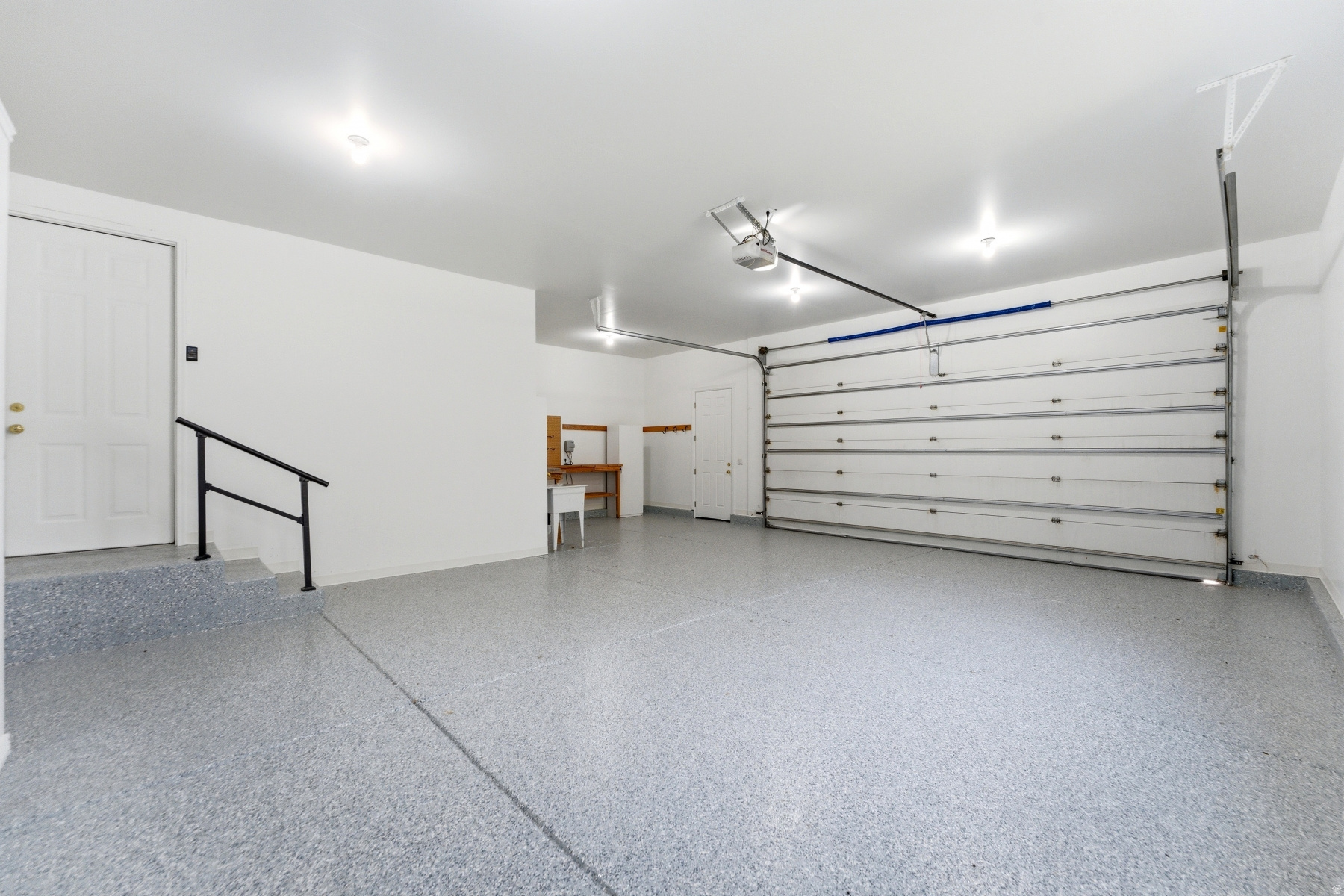 DUTCH FIELDS - Residential