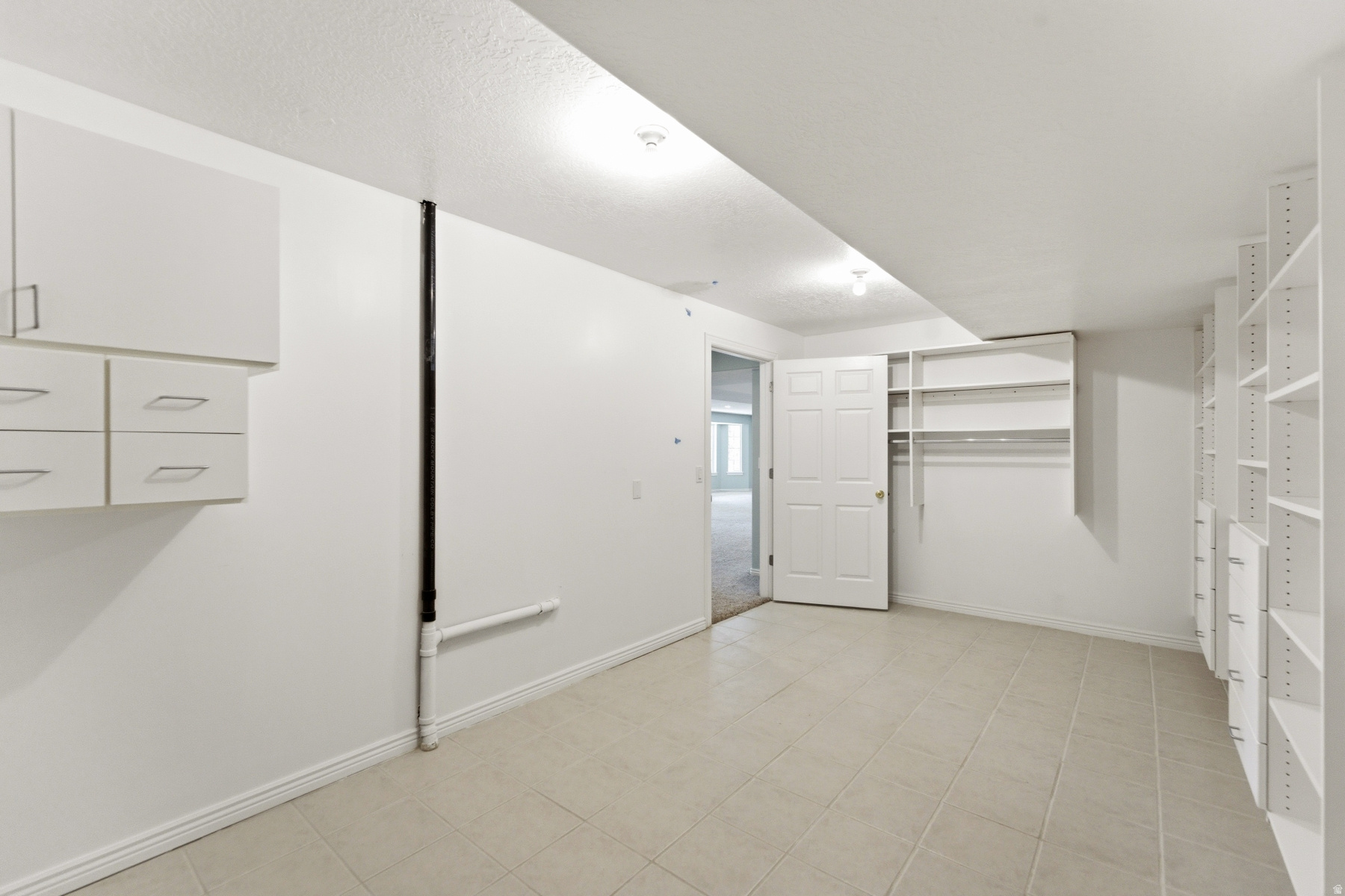 DUTCH FIELDS - Residential