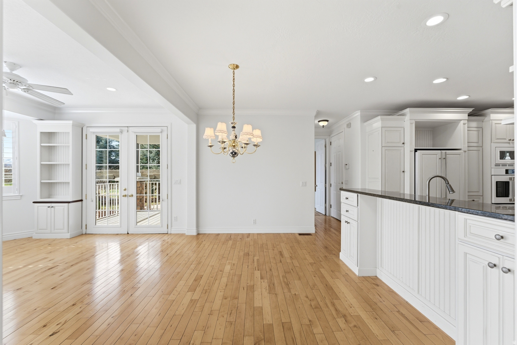 DUTCH FIELDS - Residential