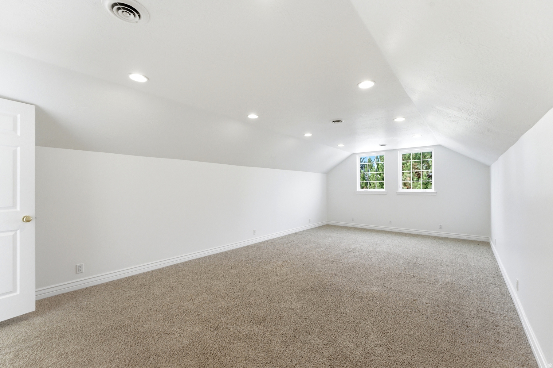 DUTCH FIELDS - Residential