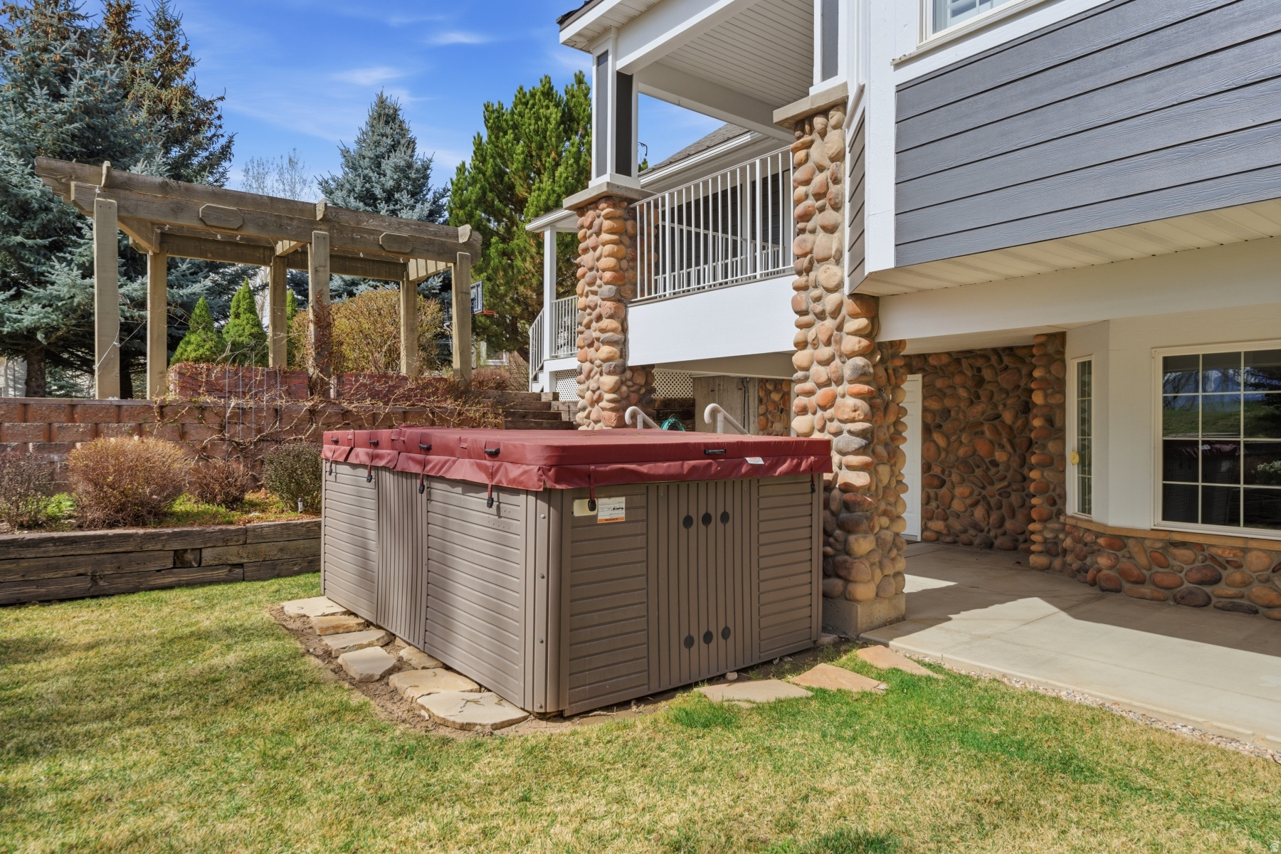 DUTCH FIELDS - Residential