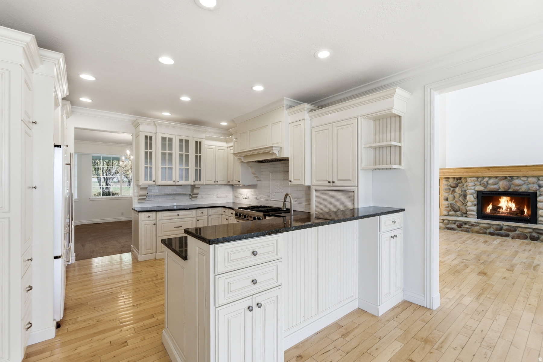 DUTCH FIELDS - Residential