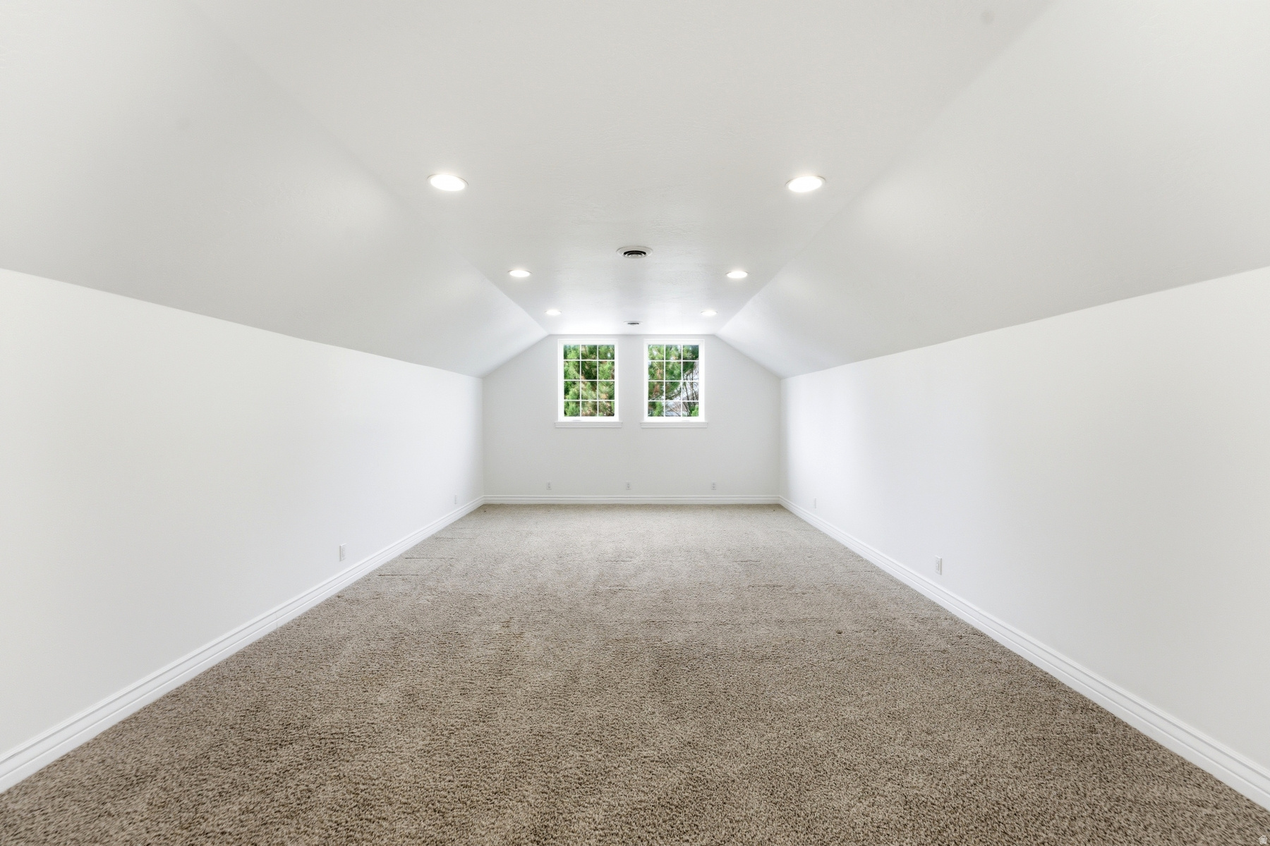 DUTCH FIELDS - Residential