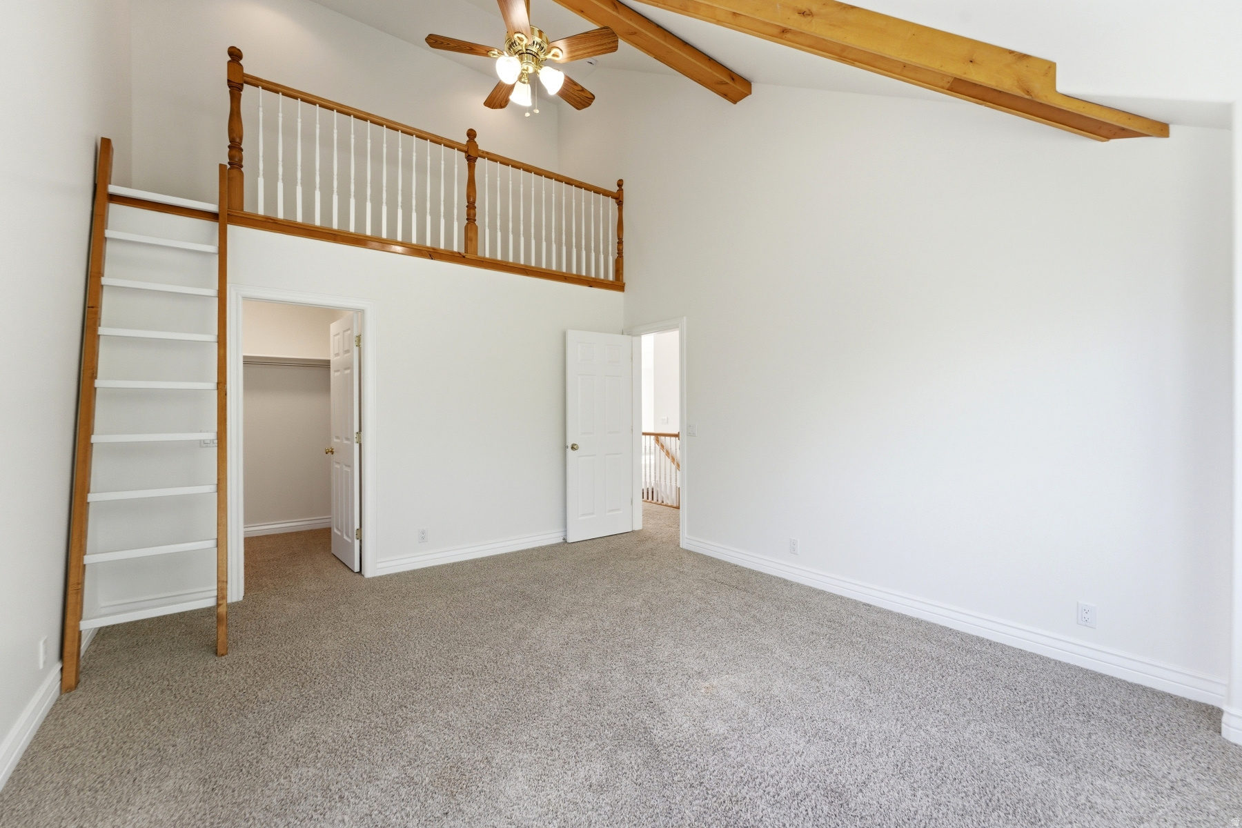 DUTCH FIELDS - Residential